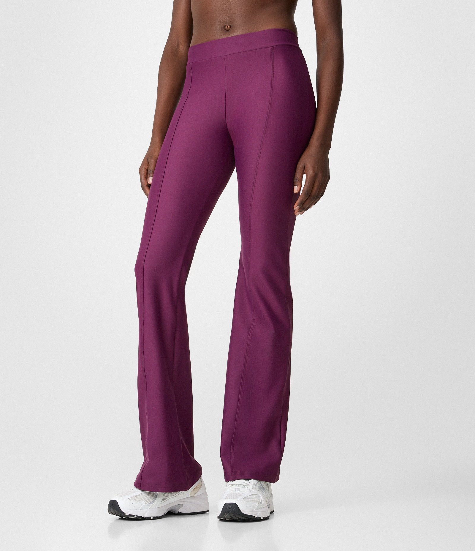 Calça Flare Esportiva em Microfibra com Frisos Frontais Vinho 2