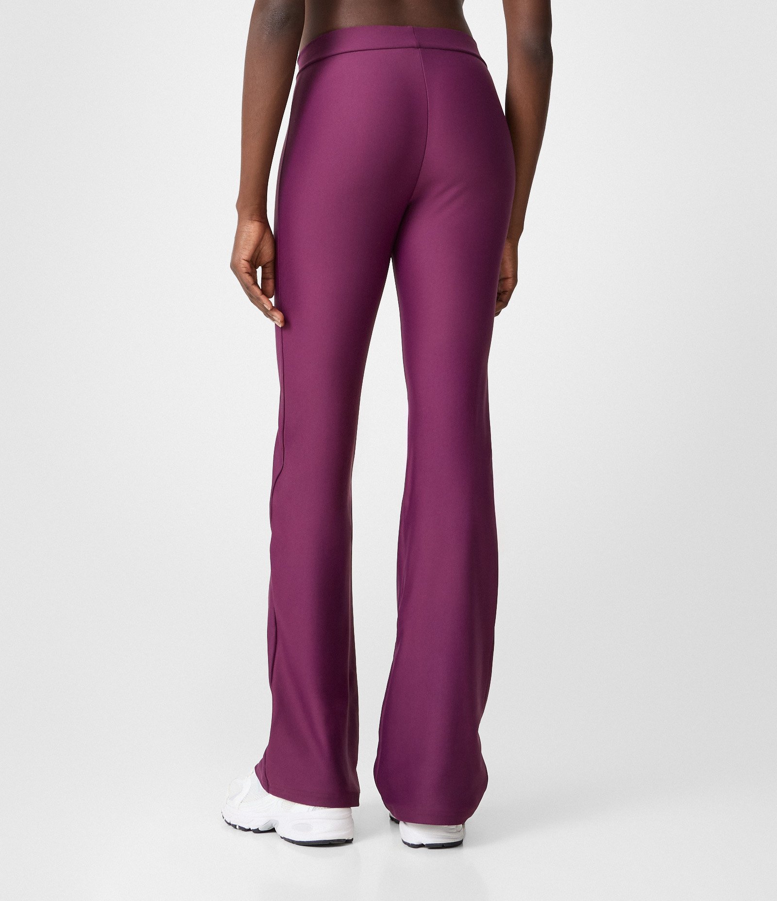 Calça Flare Esportiva em Microfibra com Frisos Frontais Vinho 3