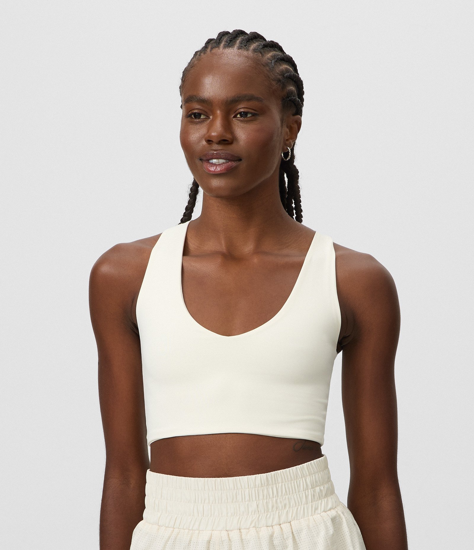Top Esportivo Alongado em Microfibra com Decote U Off White 1