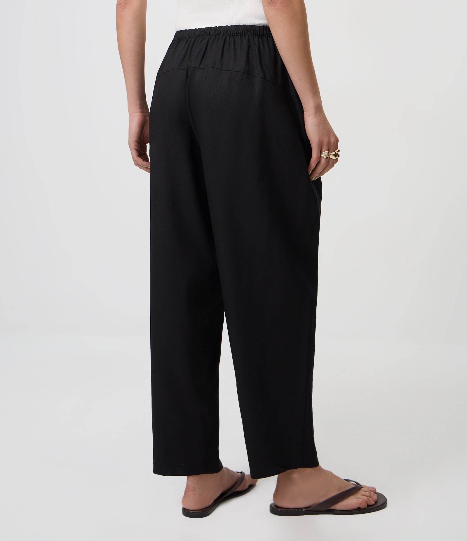 Calça Relaxed Ampla em Viscolinho com Cintura Baixa Preto 5