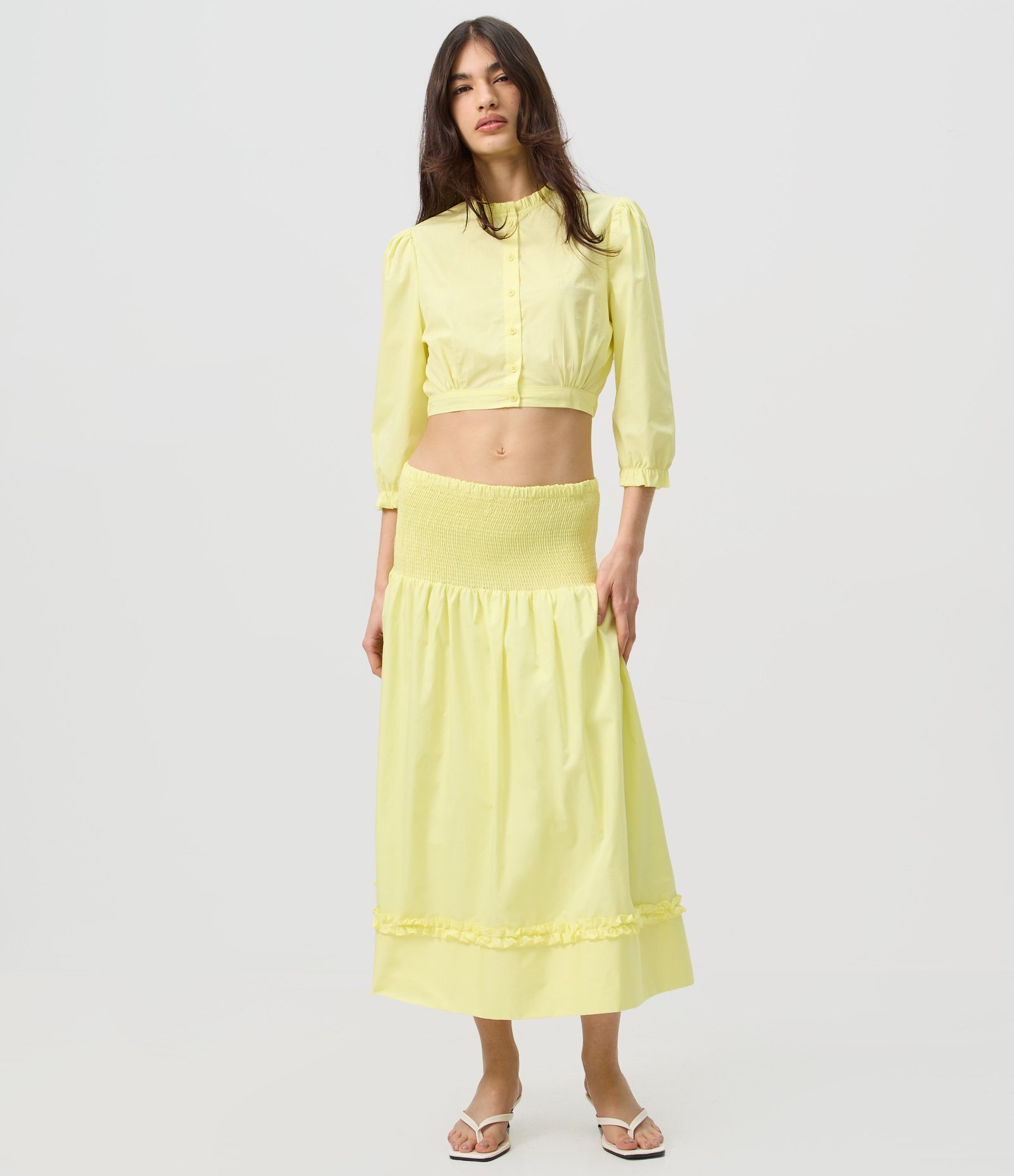 Blusa Cropped em Tricoline com Barra e Gola Alta Franzidas Amarelo 2