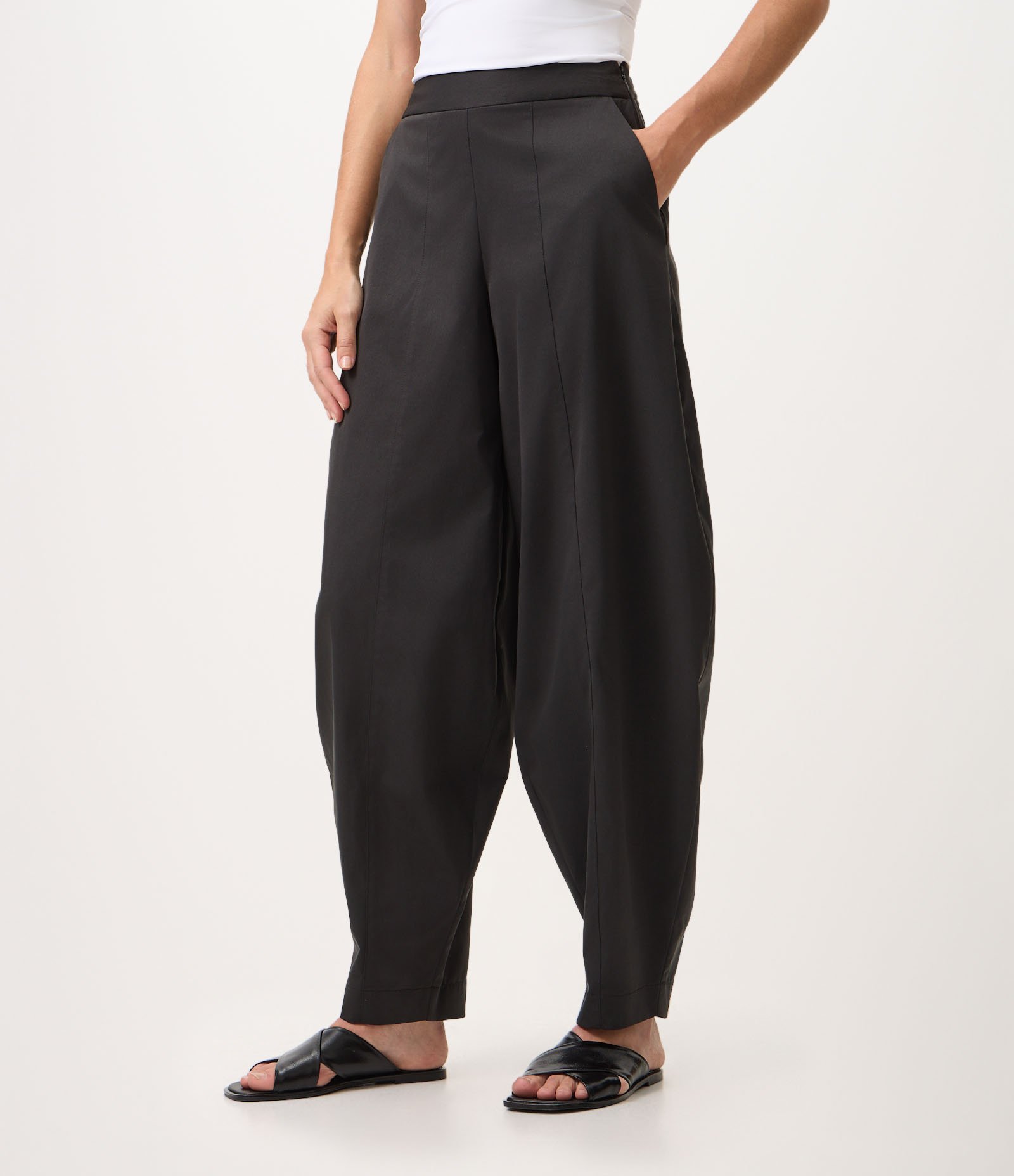 Calça Balloon Alfaiatada com Pregas e Cintura Alta Preto 3