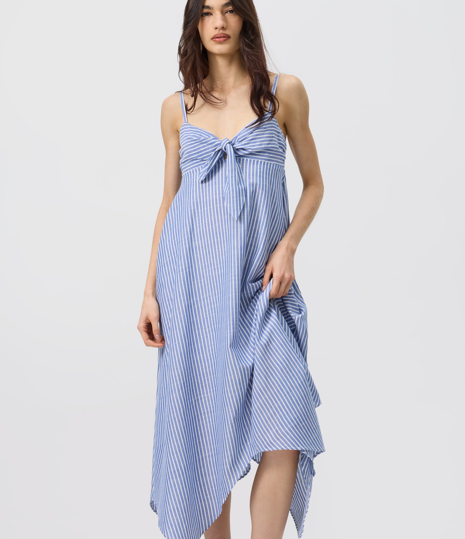 Vestido Long Midi Listrado com Decote Coração e Laço Azul 2