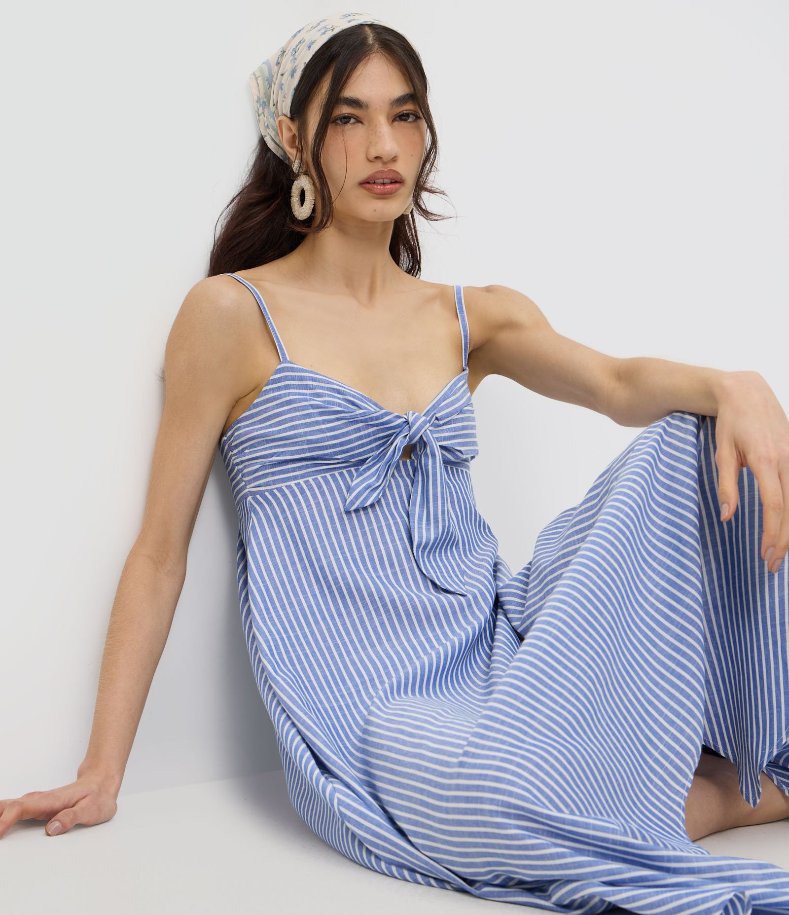 Vestido Long Midi Listrado com Decote Coração e Laço Azul 3