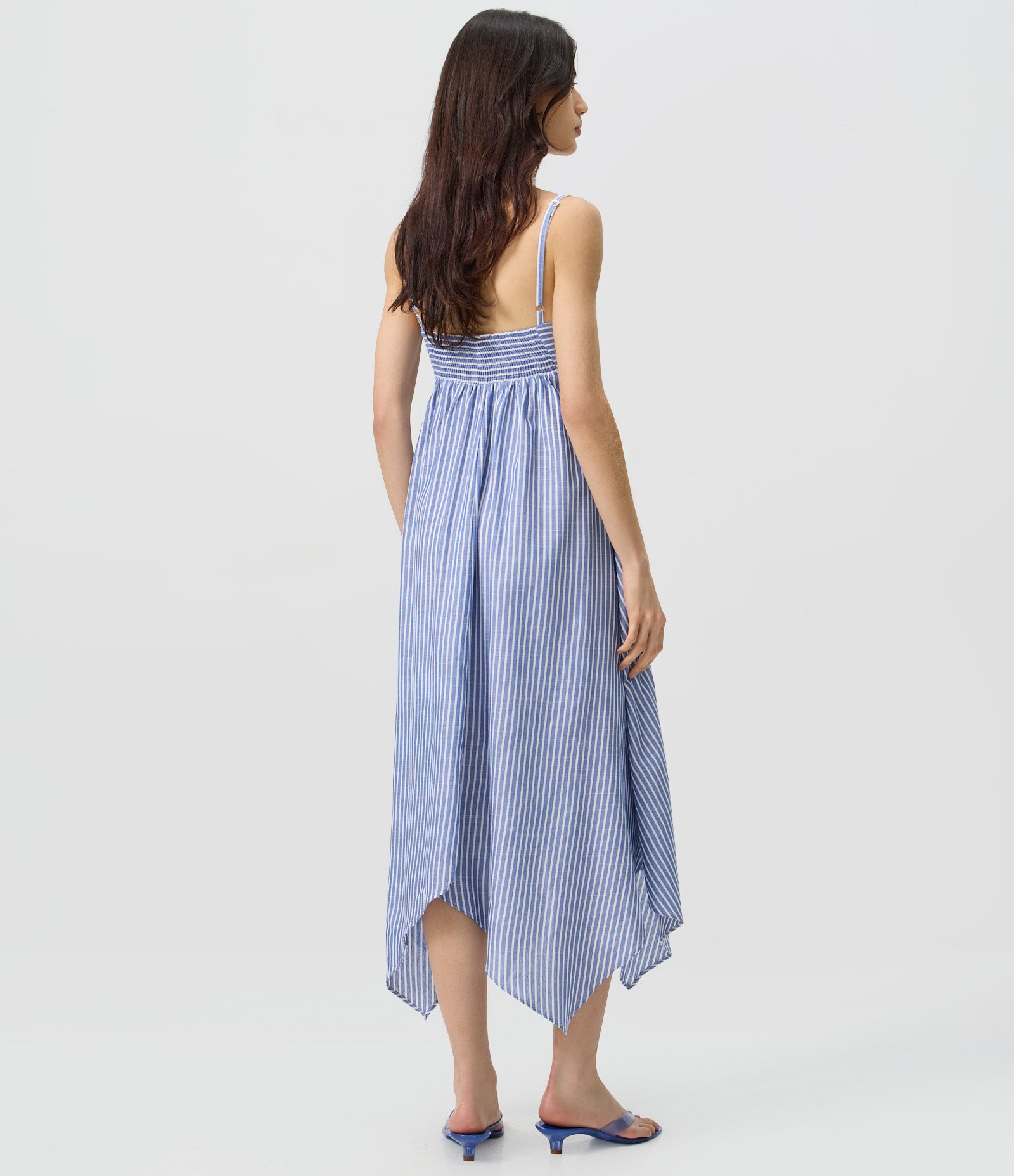 Vestido Long Midi Listrado com Decote Coração e Laço Azul 4