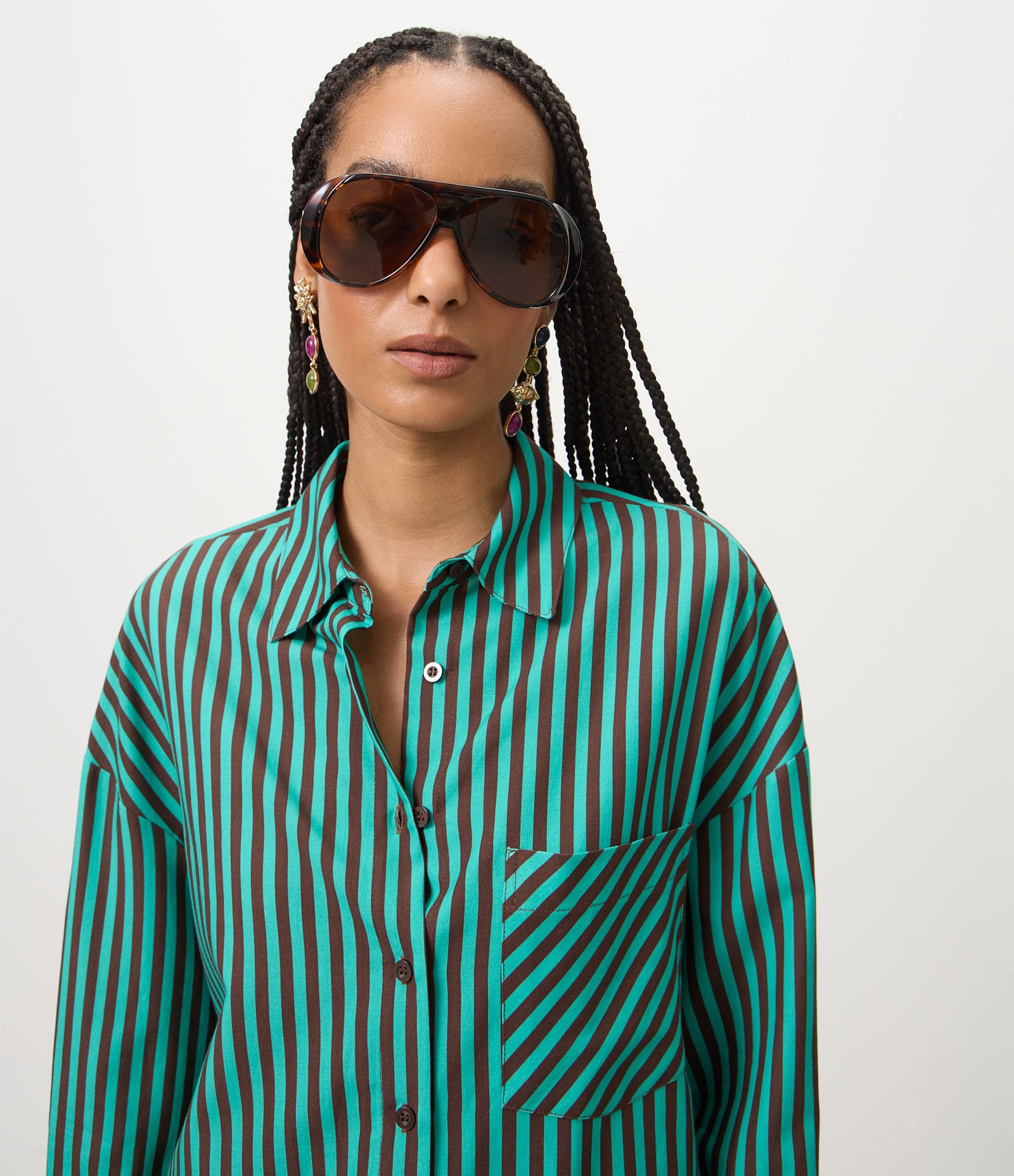 Camisa em Viscose Listrada com Botão nas Costas Verde 3