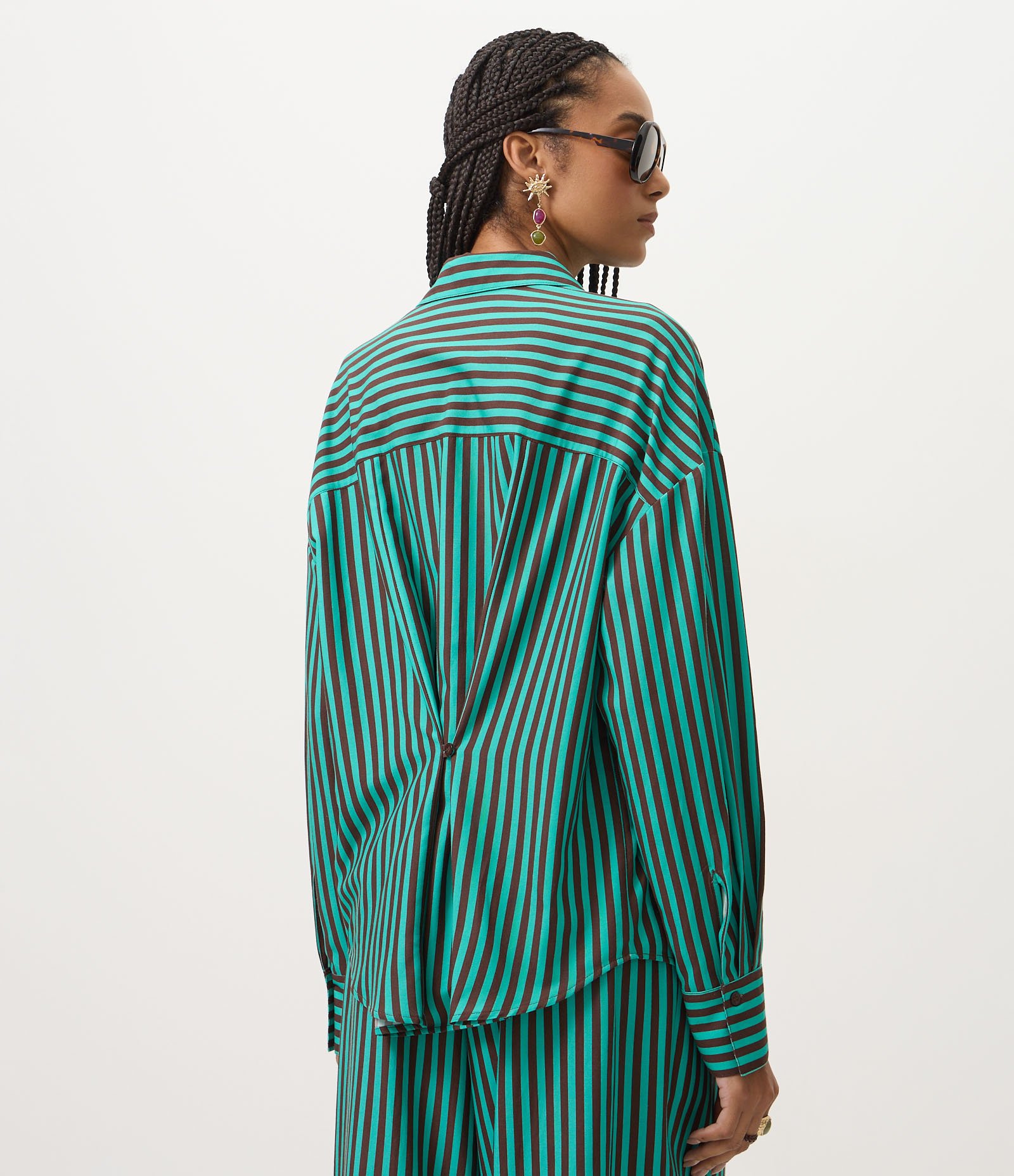 Camisa em Viscose Listrada com Botão nas Costas Verde 4