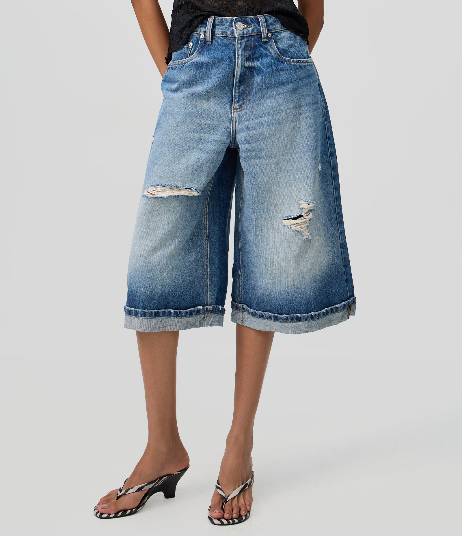 Bermuda Jorts Jeans Destroyed com Barra Dobrada Azul 2
