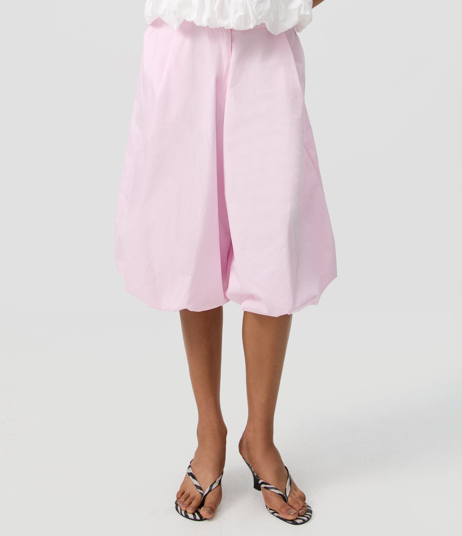Short Balonê em Tricoline com Pregas Frontais Rosa 3
