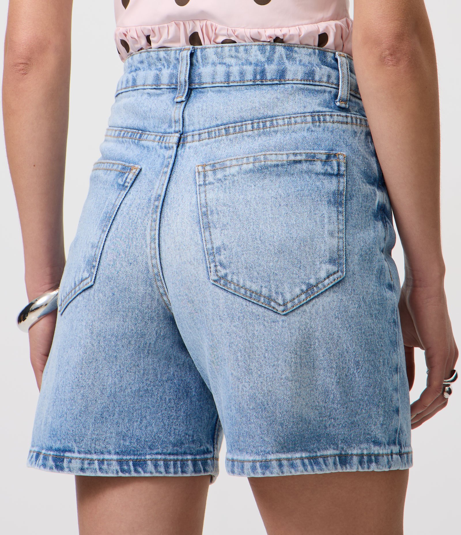 Short Midi em Jeans Premium Azul Claro 5