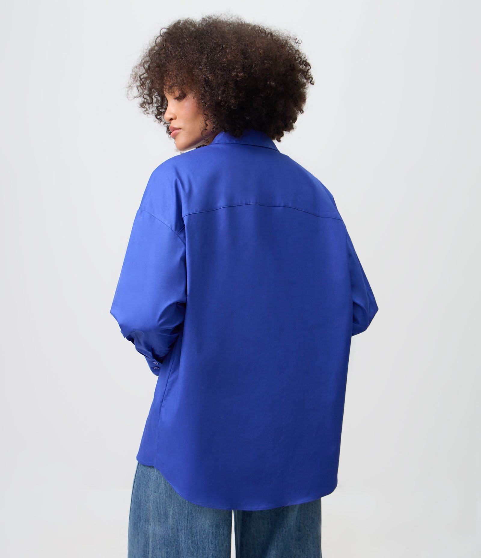 Camisa Oversized em Tricoline com Abotoamento Oculto Azul 4