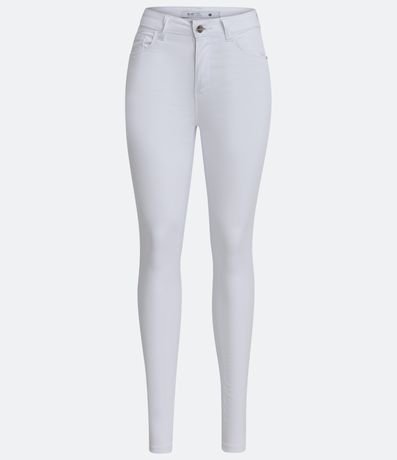Calça Skinny em Sarja com Cintura Média é boa?