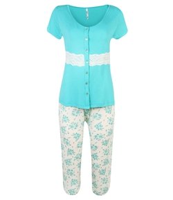 Pijama Blusa Lisa com Renda e Capri Floral