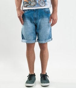 Bermuda Masculina em Jeans com Barra Dobrada 