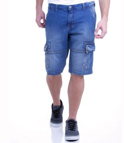 Bermuda Masculina em Jeans com Bolso Cargo 