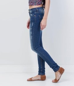 Calca Skinny Feminina em Jeans com Puídos