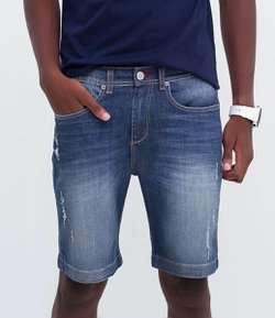 Bermuda em Jeans com Puídos