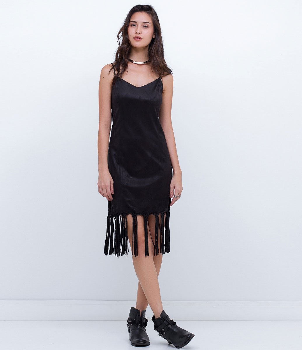 vestido de suede com franja