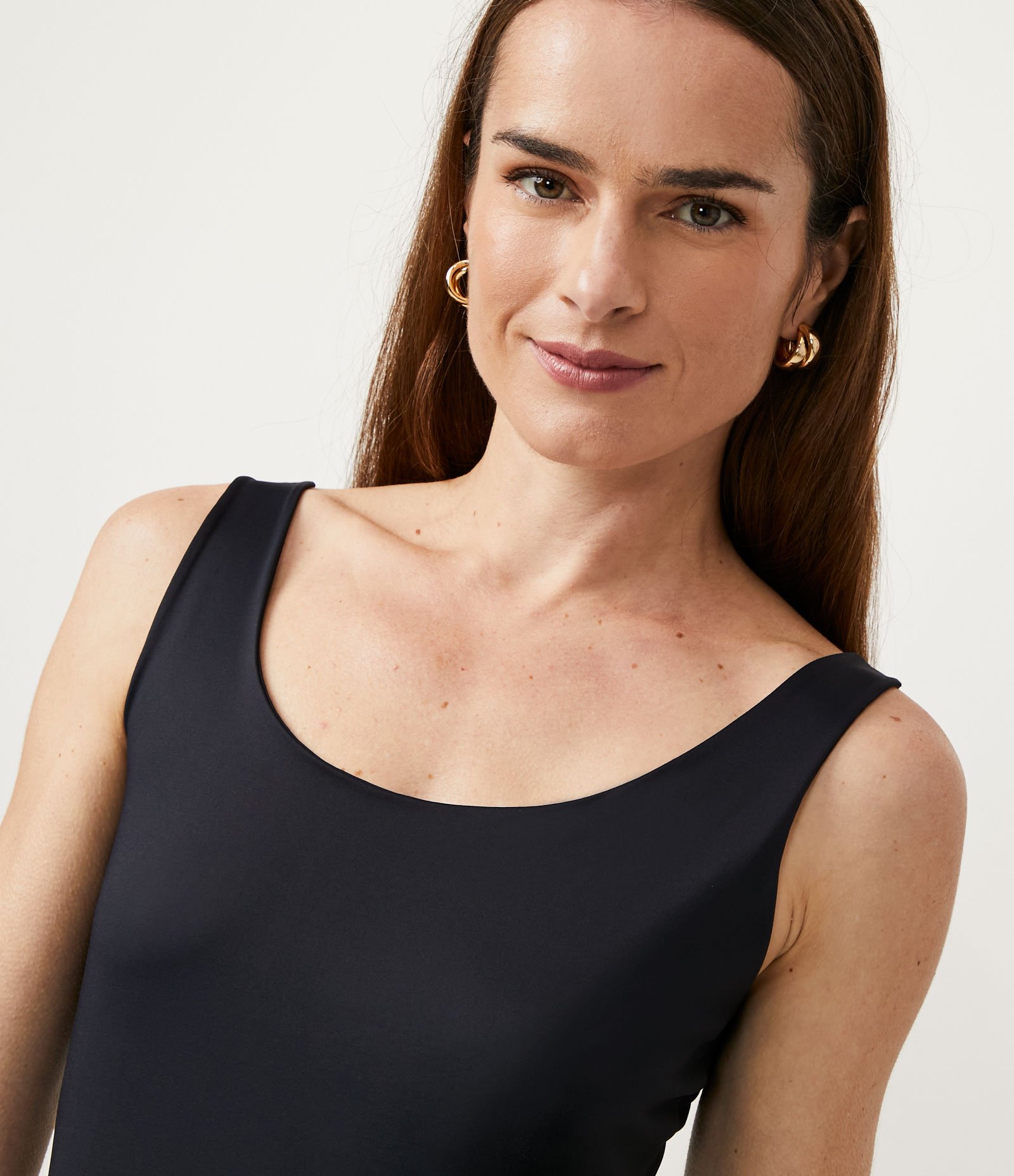 Blusa em Poliamida com Decote U e Alça Larga 4