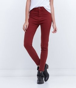 Calça Skinny Jeans com Cintura Alta 