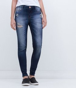 Calça Super Skinny em Jeans com Puídos