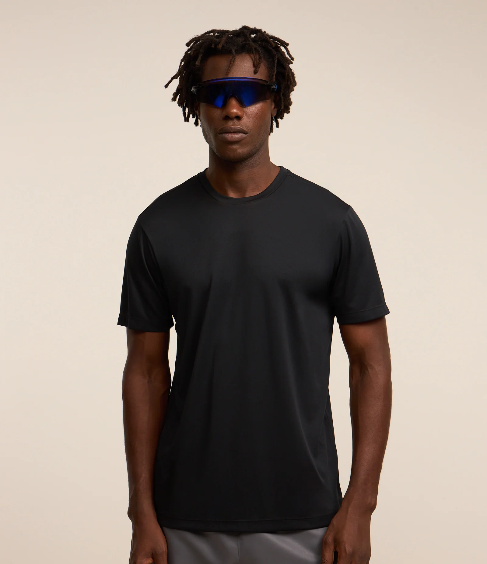 Camiseta Esportiva Básica com Proteção UV e Manga Curta Preto 1