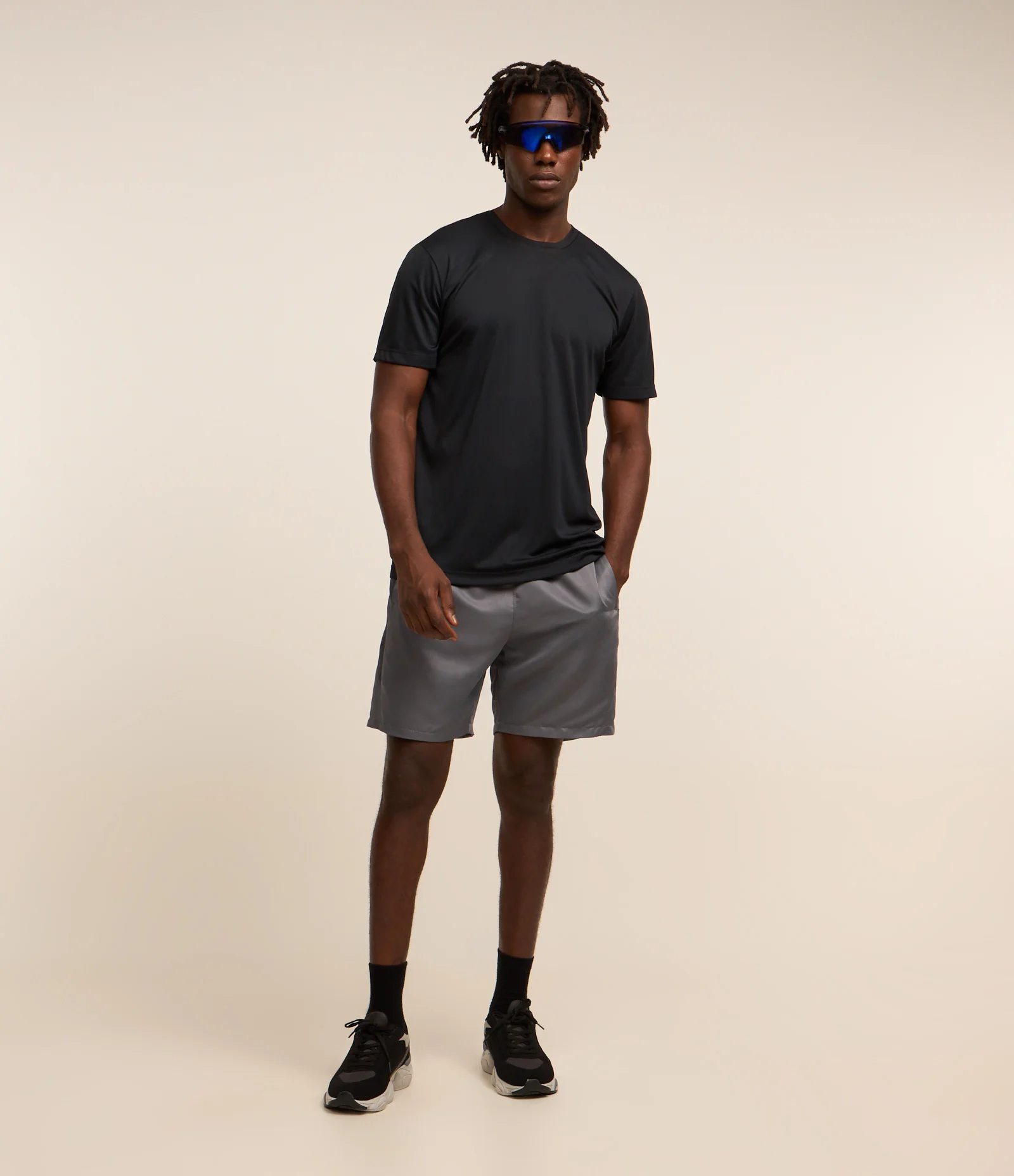 Camiseta Esportiva Básica com Proteção UV e Manga Curta Preto 2