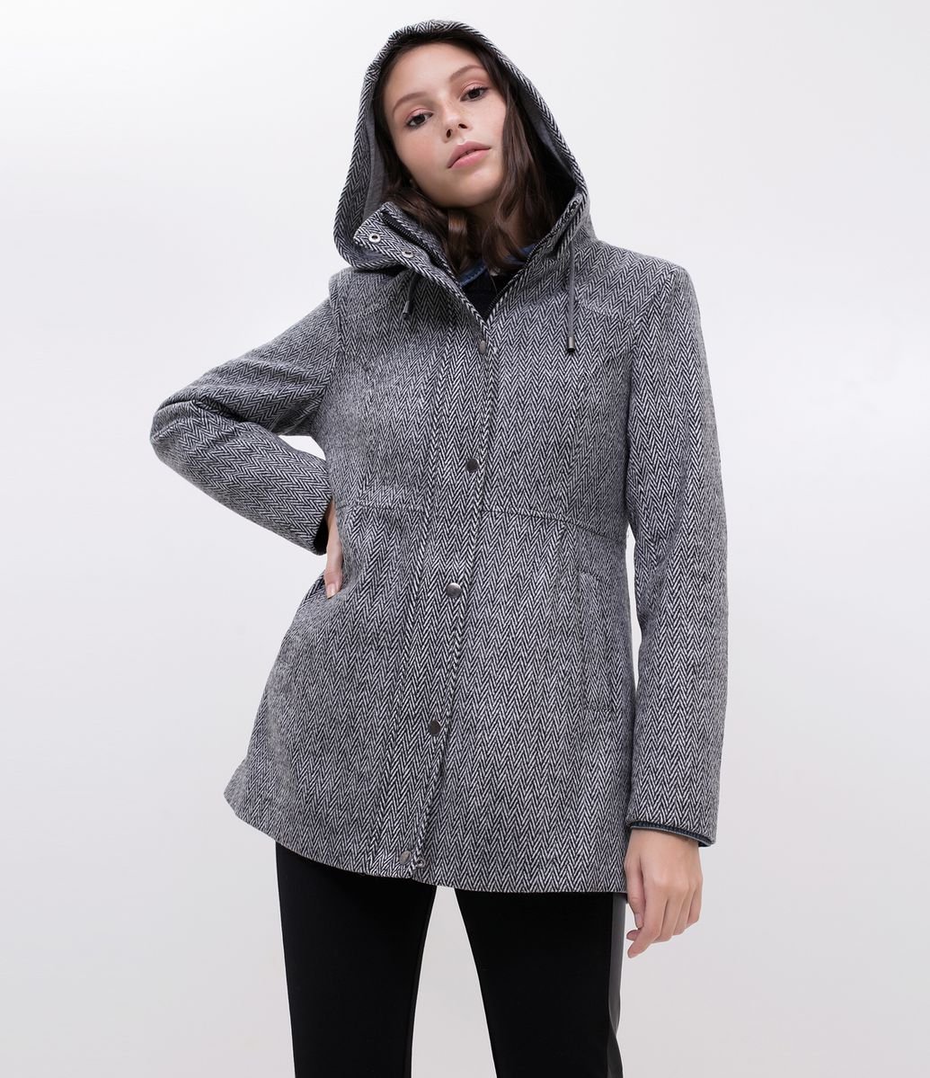 casaco alongado com capuz