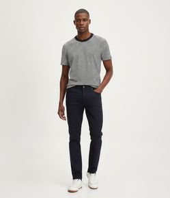Calça Slim Básica em Sarja com Elastano