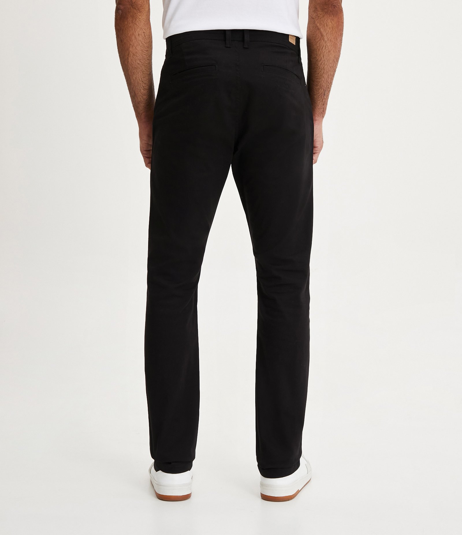 Calça Slim Básica em Sarja com Elastano Preto 2