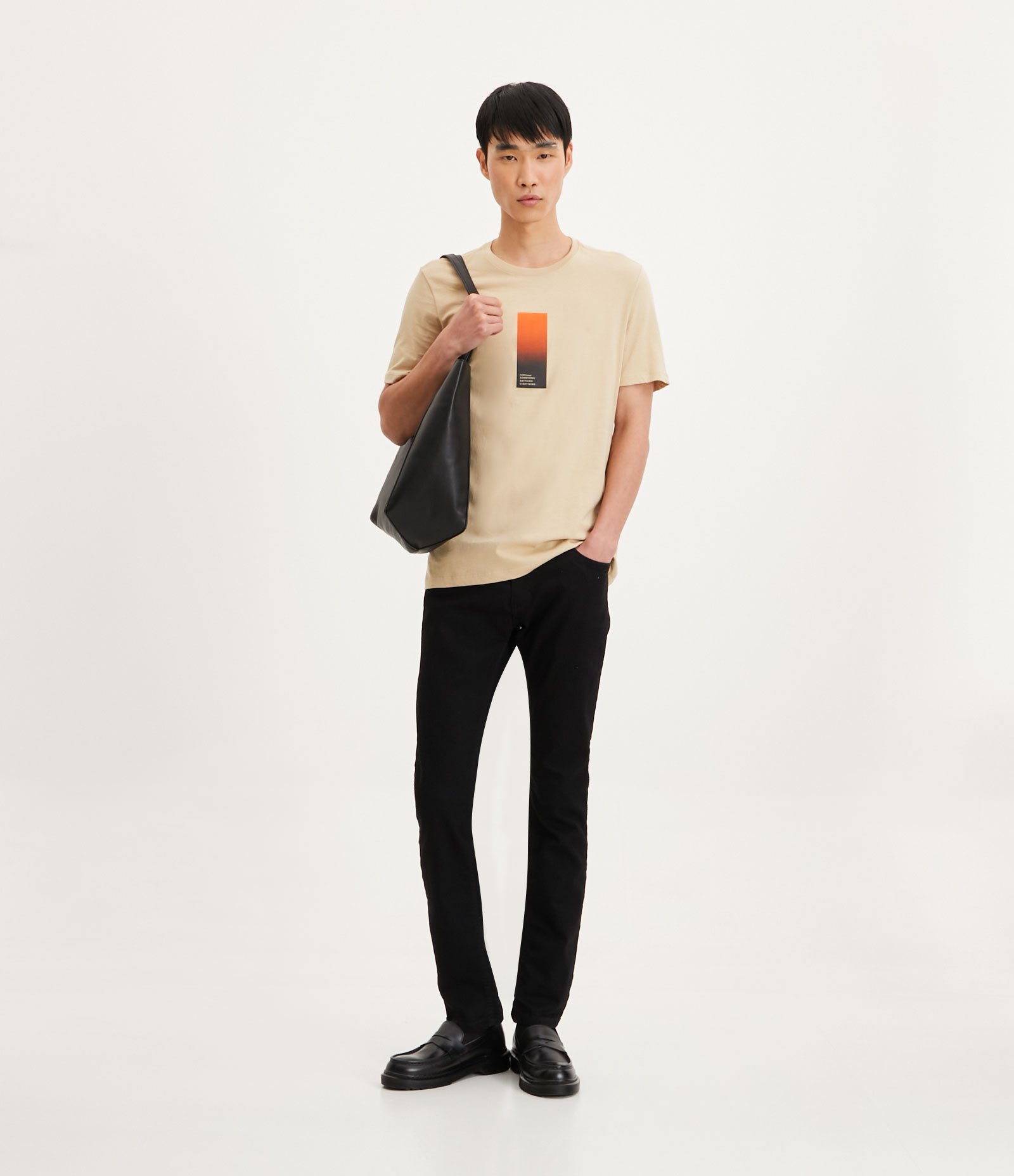 Calça Skinny Jeans com Bolsos Preto 1