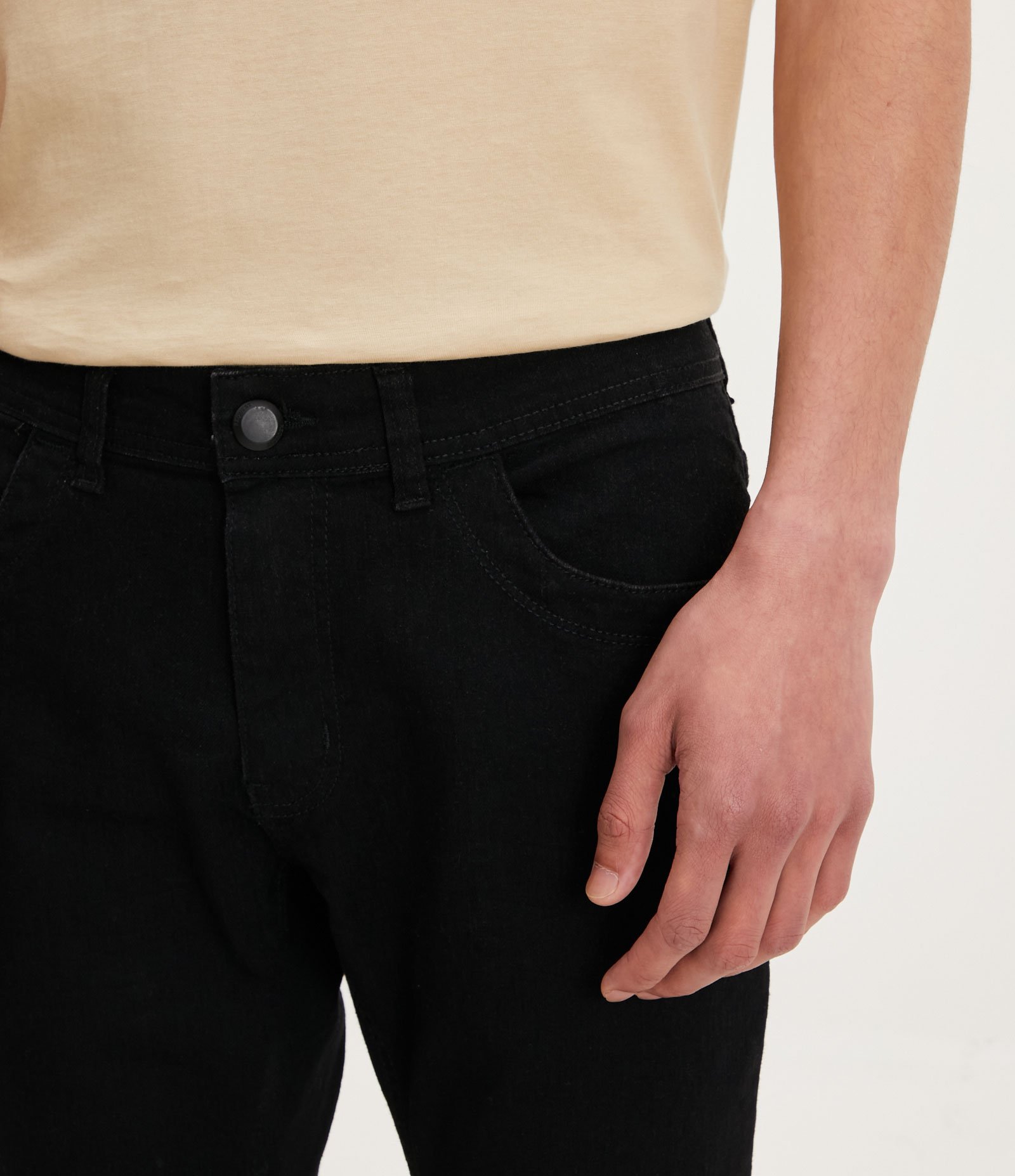 Calça Skinny Jeans com Bolsos Preto 4