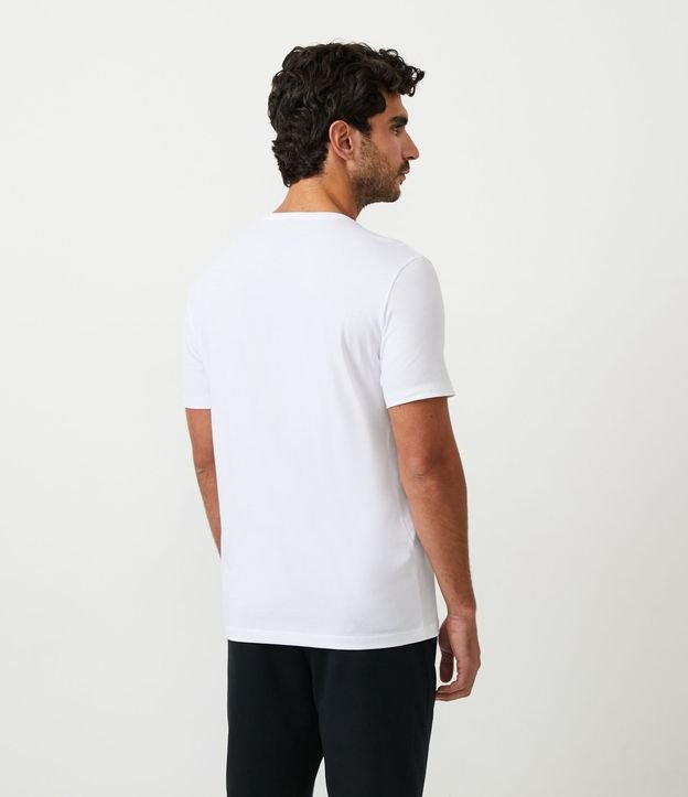 Camiseta Slim Básica em Algodão Peruano com Gola Redonda Branco 3