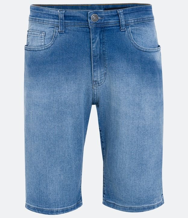Bermuda jeans está de volta e aqui temos inspirações de como usar