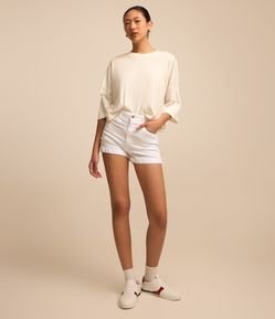 Short em Sarja com Cintura Alta e Barra Dobrada