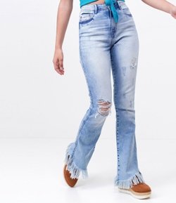 Calça Jeans Boot Cut com Barra Desfiada