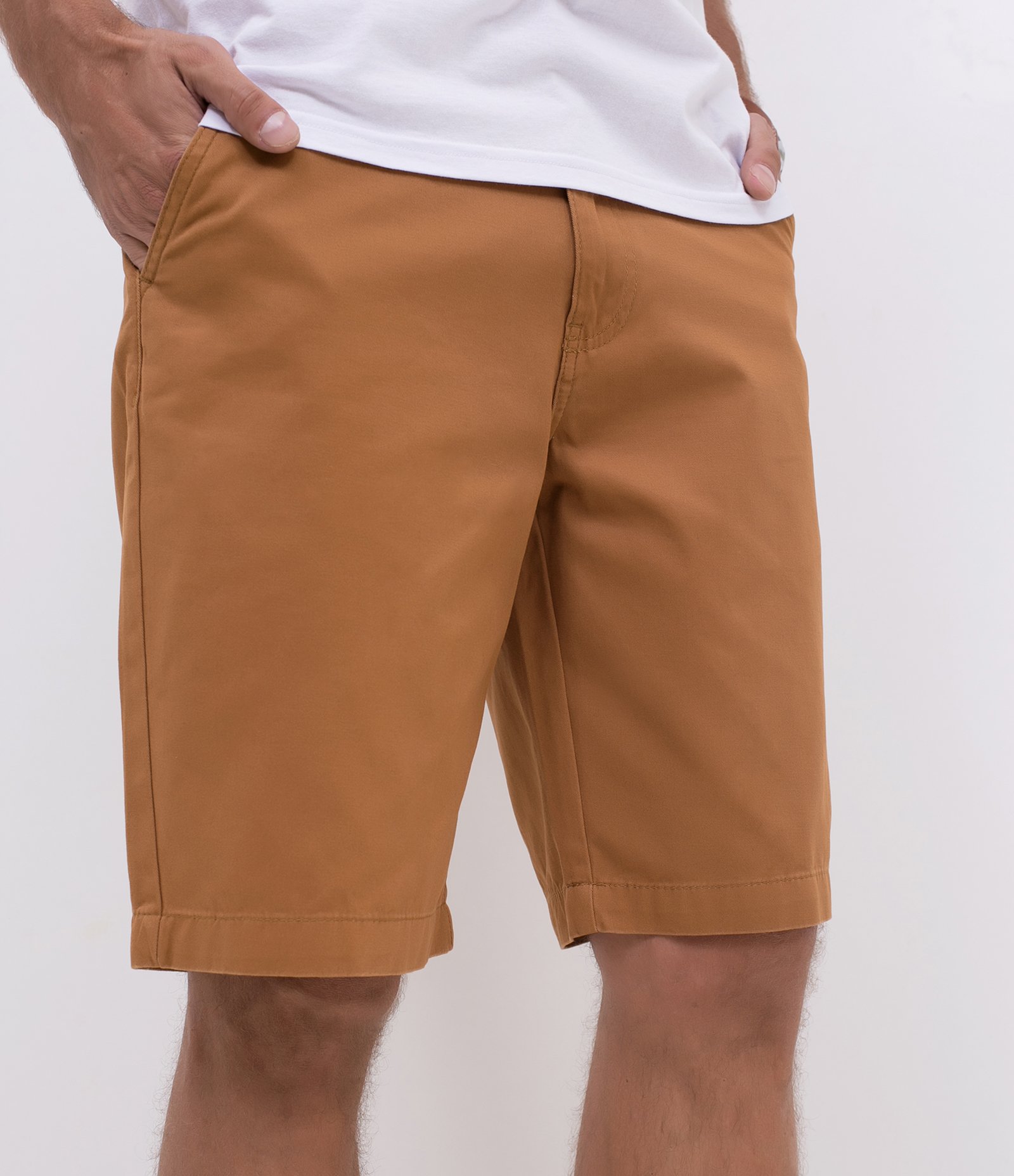 Bermuda Reta em Sarja com Bolso 1