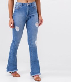 Calça Jeans Boot Cut com Barra Desfiada