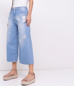 Calça Pantacourt em Jeans