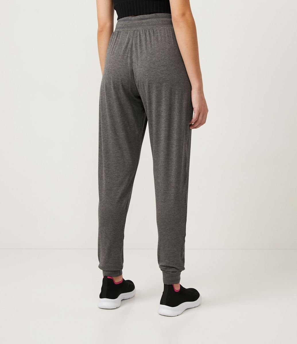 calça jogger na renner