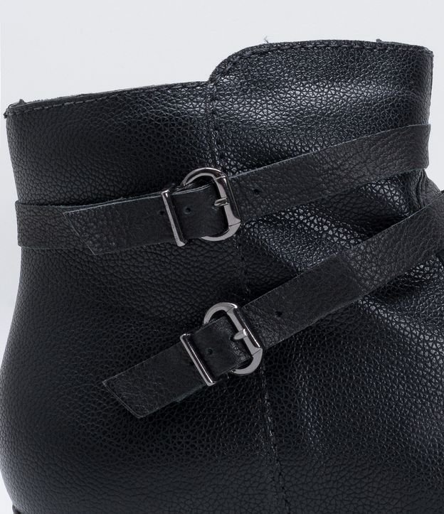 bota feminina rasteira com fivelas bottero