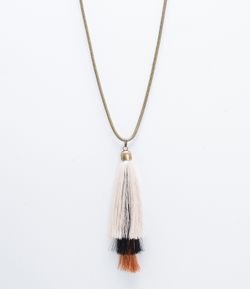 Colar Longo com Pingente em Tassel