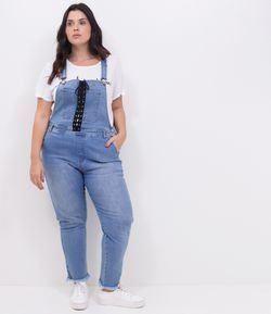 Macacão Jeans com Amarração Curve & Plus Size