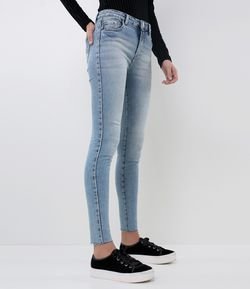 Calça Skinny Jeans com Strass 