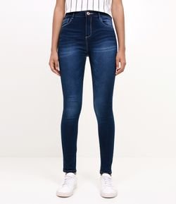 Calça Jeans Skinny com 3D