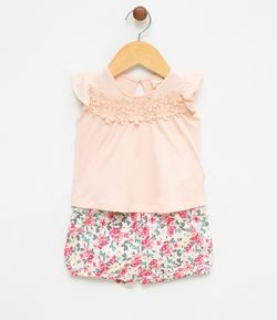 Conjunto Infantil Blusa com Guipire e Short Floral - Tam 0 a 18 meses