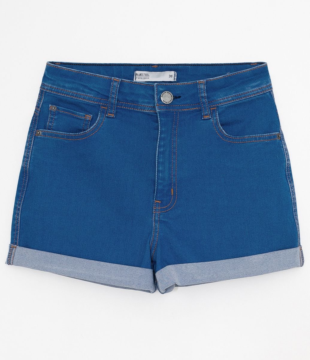 short jeans dobrado na cintura