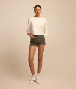 Short em Sarja com Cintura Alta e Barra Dobrada