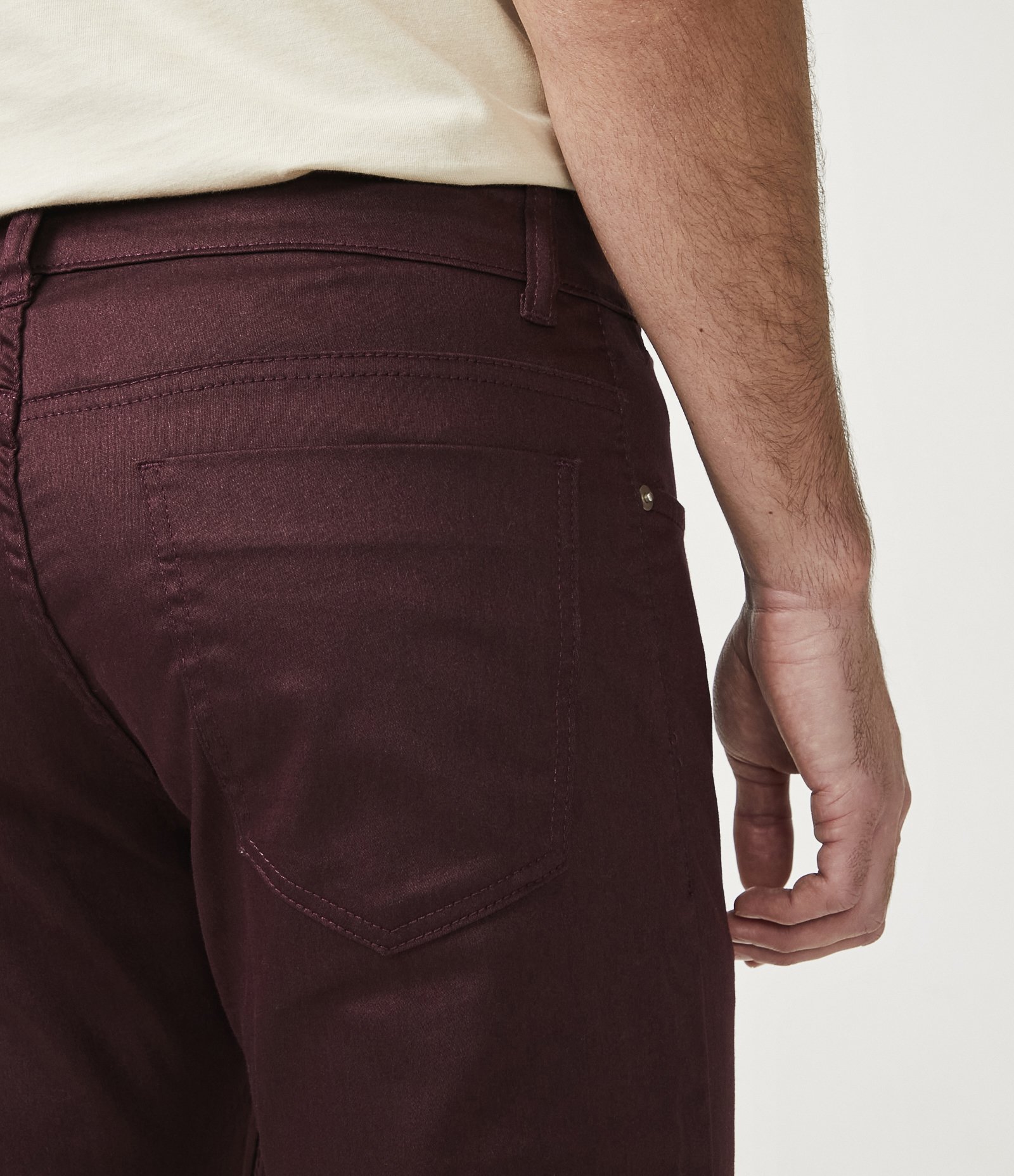 Calça Slim em Sarja com Bolsos Vermelho 4