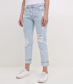 Calça Jeans Boyfriend com Puídos 